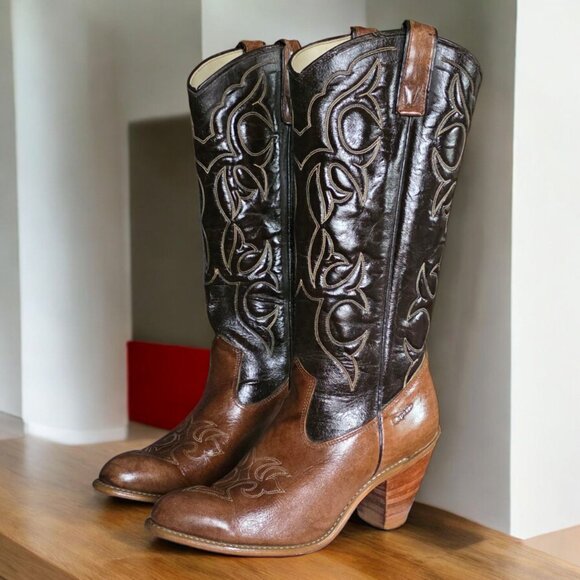 VINTAGE CAPEZIO BOOTS ( 9 ) Two Tone Western Leather Cowboy Boots Made in USA - Picture 3 of 10